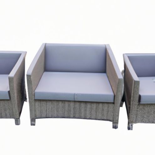 Zufluchtsort: Unser Gartensofa bietet unübertroffenen Rattanmöbel-Sofa-Komfort und langlebige Haltbarkeit für einen idealen Rückzugsort und maximiert Ihren Außenbereich