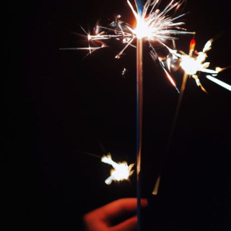 स्पार्कलर आतिशबाजी स्पार्कलिंग आतिशबाज़ी लाल पटाखे मोमबत्तियाँ 2020 केक आतिशबाज़ी मोमबत्ती जन्मदिन